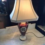Lampe de table en porcelaine.
